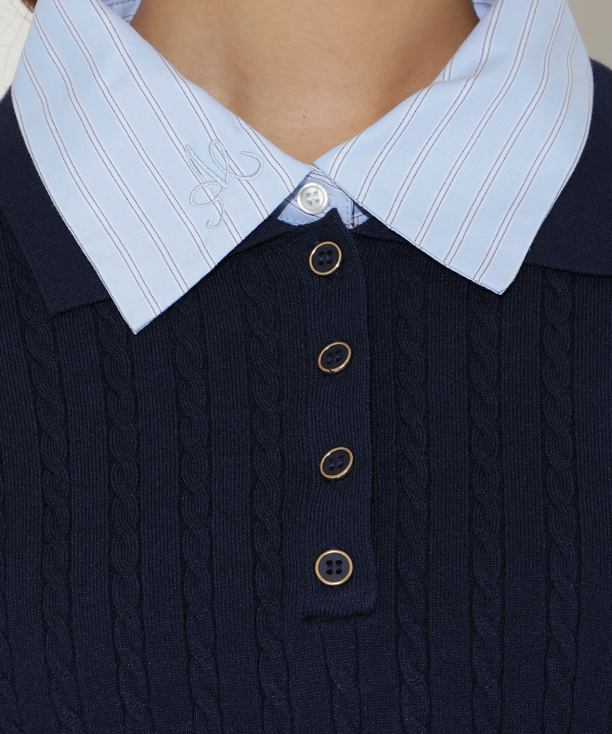 アンドクチュール「シャツ襟ケーブルニット」|ニット・セーター|