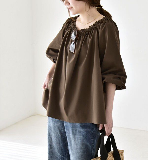 quaranciel「《予約》quaranciel:〈接触冷感/UVカット/撥水加工〉ギャザー オフショル ラッシュガード ブラウス」|シャツ・ブラウス|