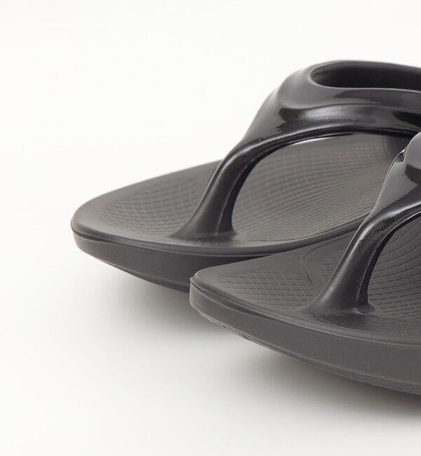 quaranciel「OOFOS: OOlala トング サンダル」|サンダル|