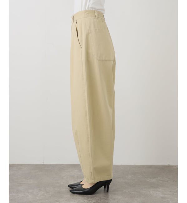 SLOBE IENA「パウダリーチノタックカーブトラウザー」|チノ|