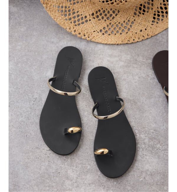 SLOBE IENA「NICOLAS LAINAS/ニコラスライナス メタルフラットサンダル」|サンダル|ブラック