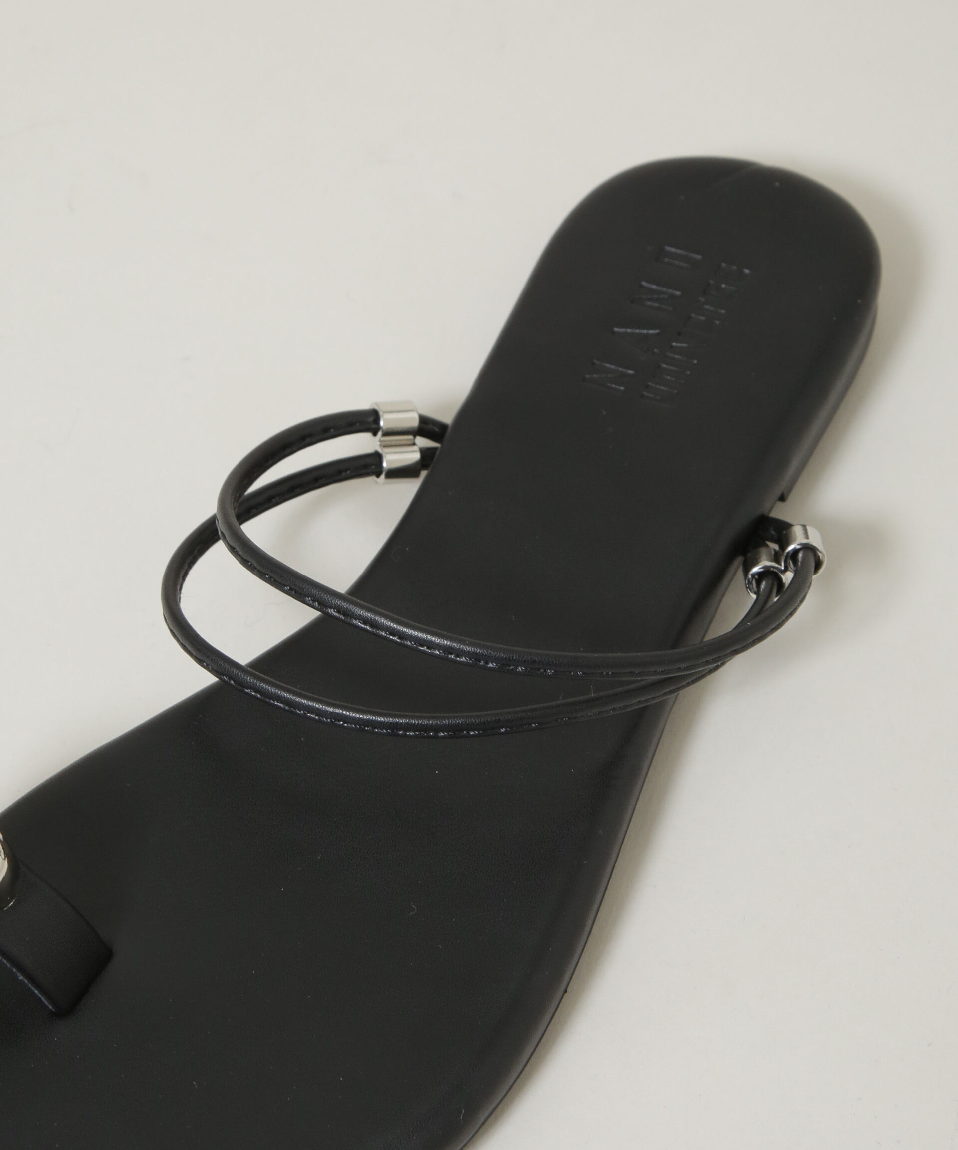 nano･universe「メタルパーツ3wayトングサンダル」|サンダル|