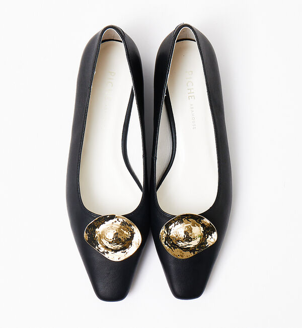 AU BANNISTER「メタルモチーフフラットパンプス」|パンプス|