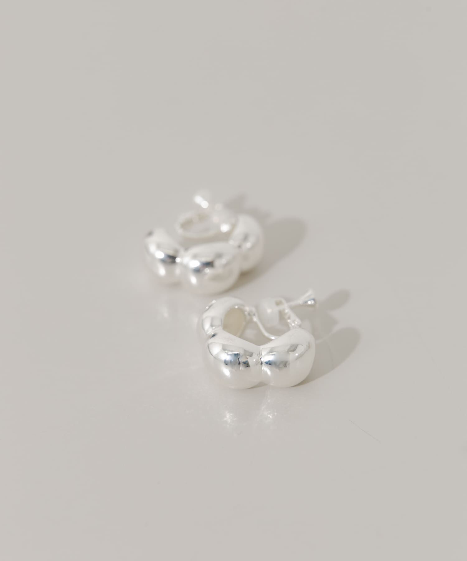 SMELLY「メタルデザインボリュームイヤリング」|イヤリング|