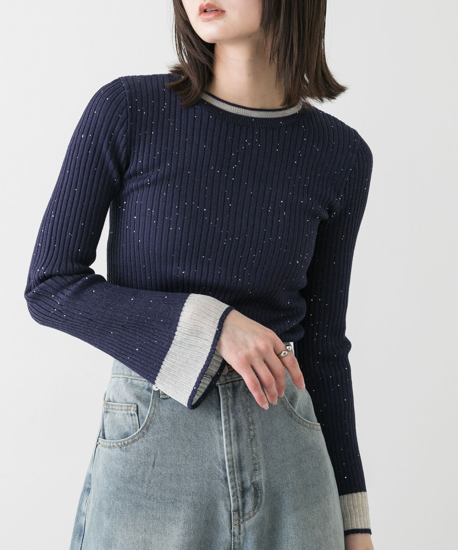 SENSE OF PLACE by URBAN RESEARCH「『洗濯可』スパンコールバイカラーコンパクトセーター」|ニット・セーター|ネイビー