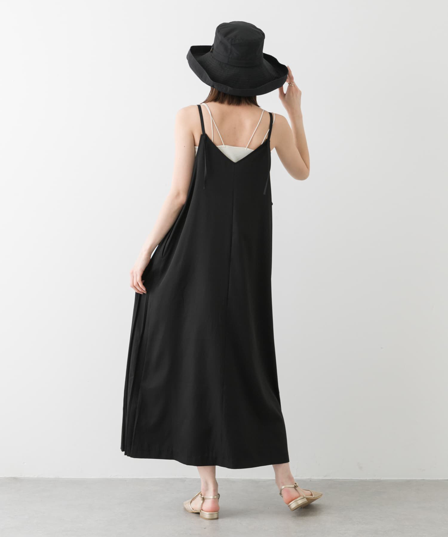 SENSE OF PLACE by URBAN RESEARCH「プリーツキャミワンピース」|ワンピース|