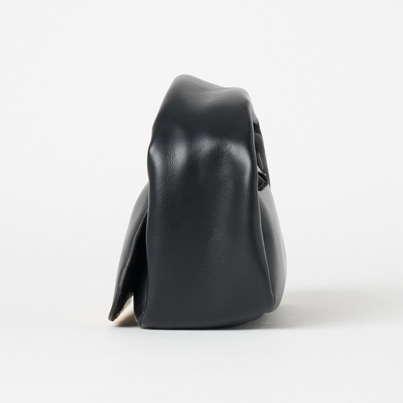  「DeMellier Mini Lisbon SMOOTH BLK」|ショルダー・メッセンジャー|