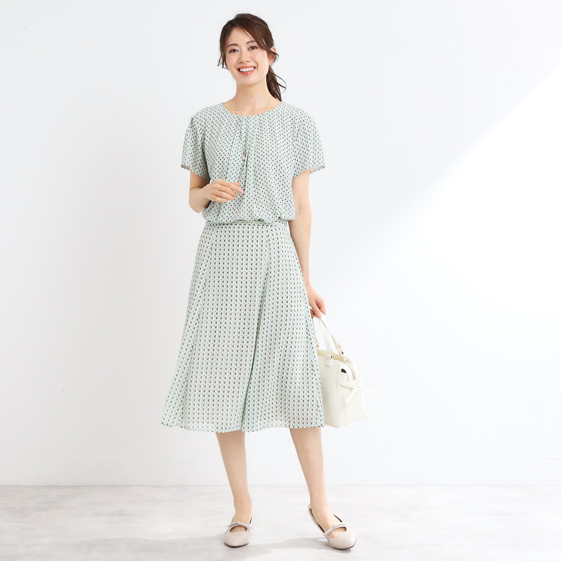 Reflect「【マシンウォッシュ可／セットアップ可】ギャザータックプリントブラウス」|シャツ・ブラウス|