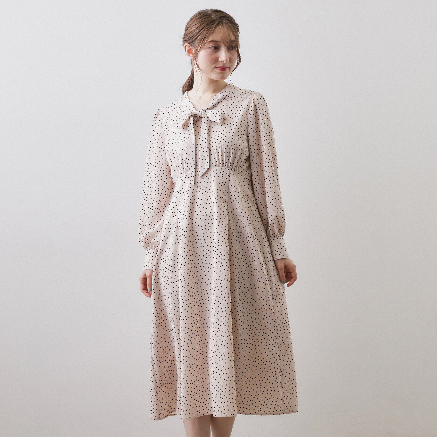 index「リボンボウタイドットワンピース【洗濯機OK/イージーアイロン/防シワ】」|ワンピース|