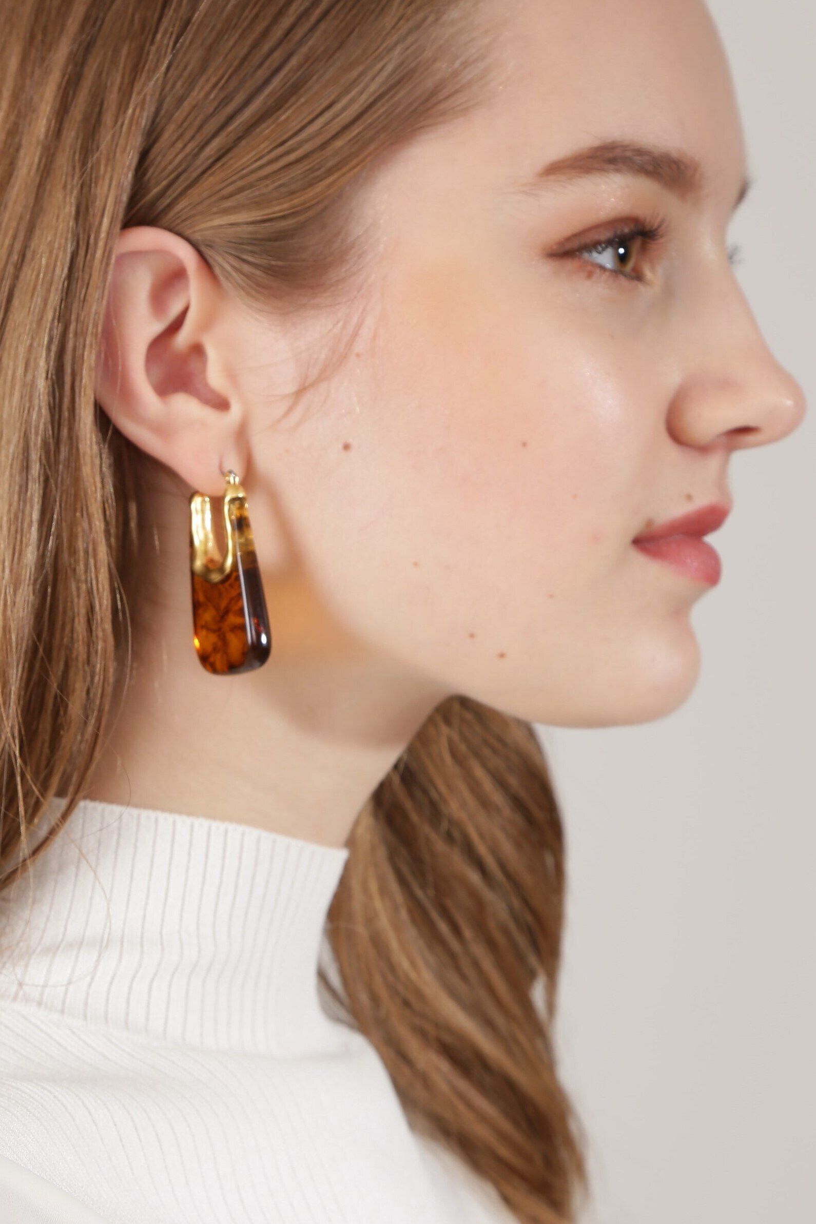  「ラウンドスクエアコンビピアス」|その他|ブラウン