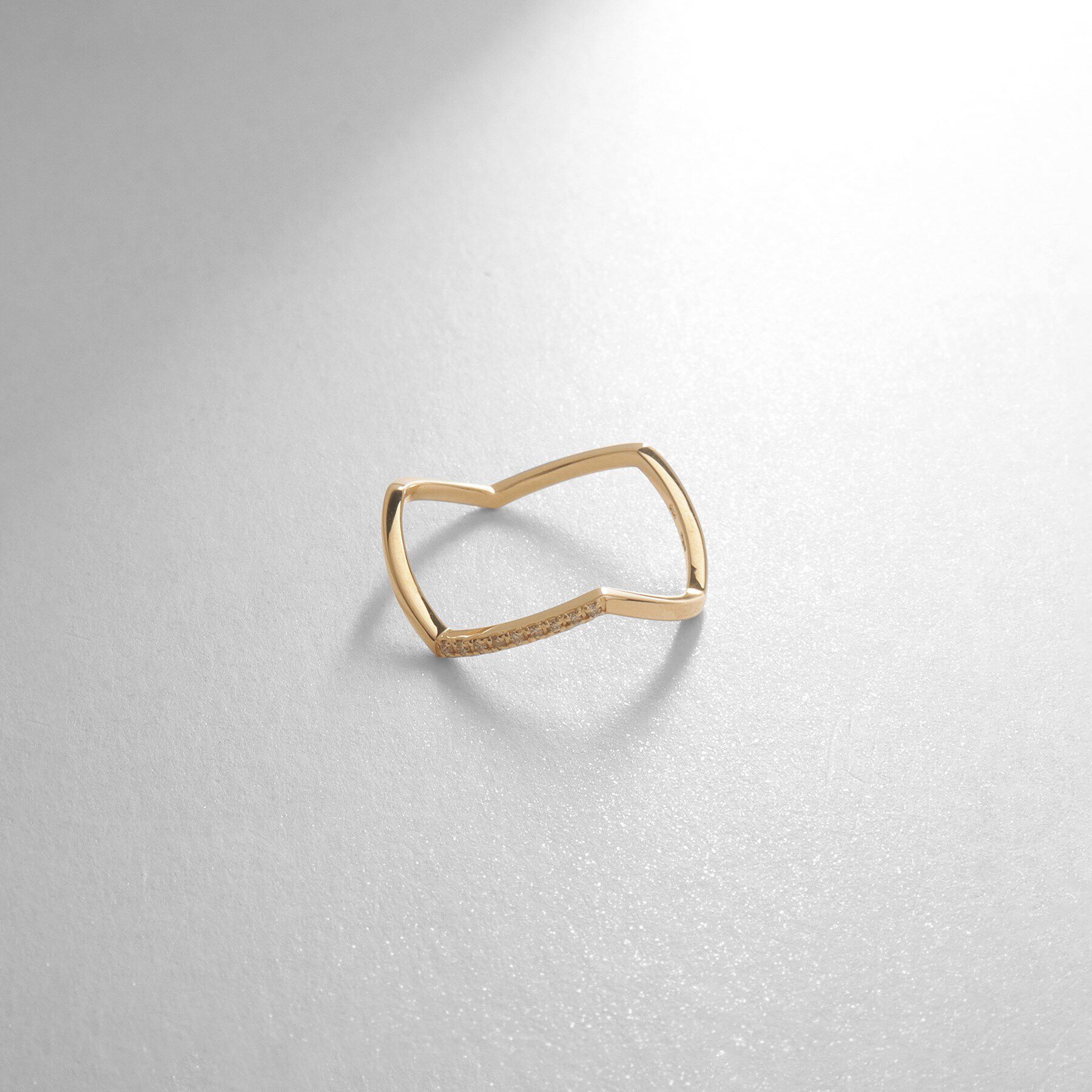 COCOSHNIK「K10ダイヤモンド V字連続 リング」|リング|