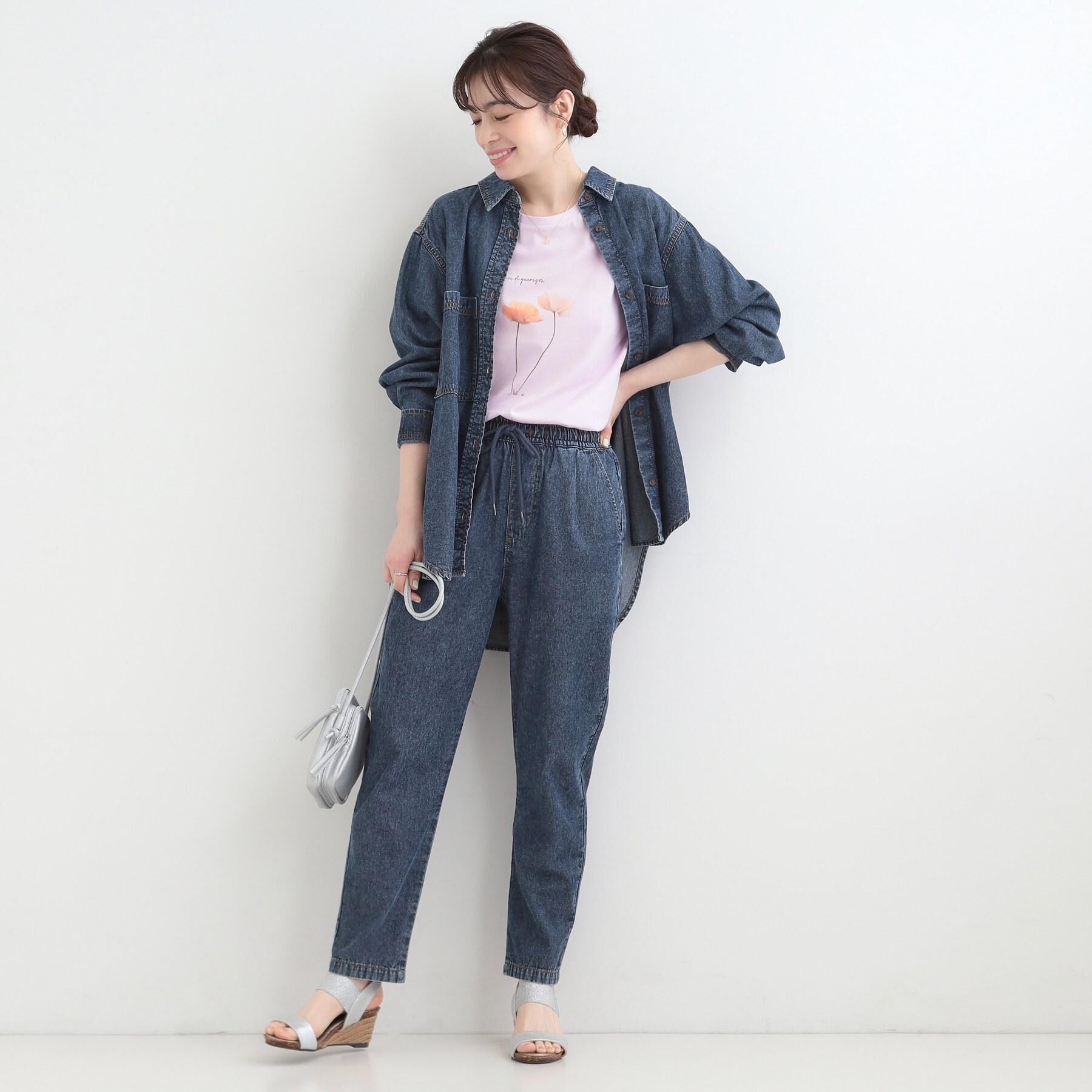 SHOO･LA･RUE「【ライトオンスデニム/S-LL】柔らからくらく イージーデニムテーパードパンツ」|デニム|