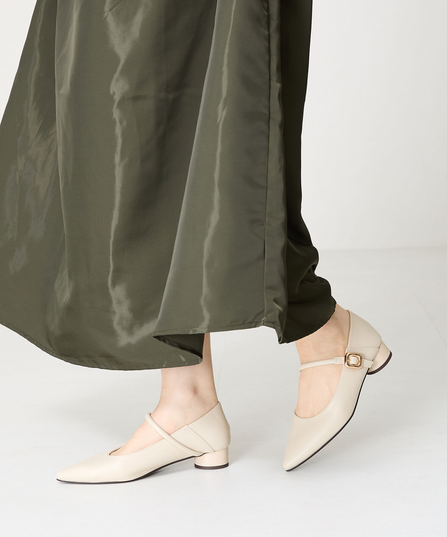 WA Oriental TRaffic「●隠しゴム付き●ポインテッドトゥ ストラップバブーシュ /42304 厚手クッション ヒール3cm 柔らかい」|パンプス|