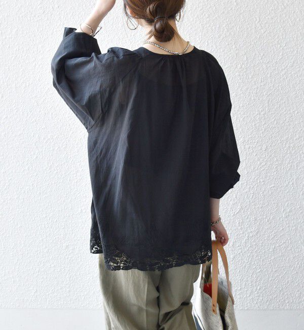 SHIPS any「《予約》SHIPS any:〈手洗い可能〉コットン レース ヘム キーネック ギャザー ブラウス」|シャツ・ブラウス|