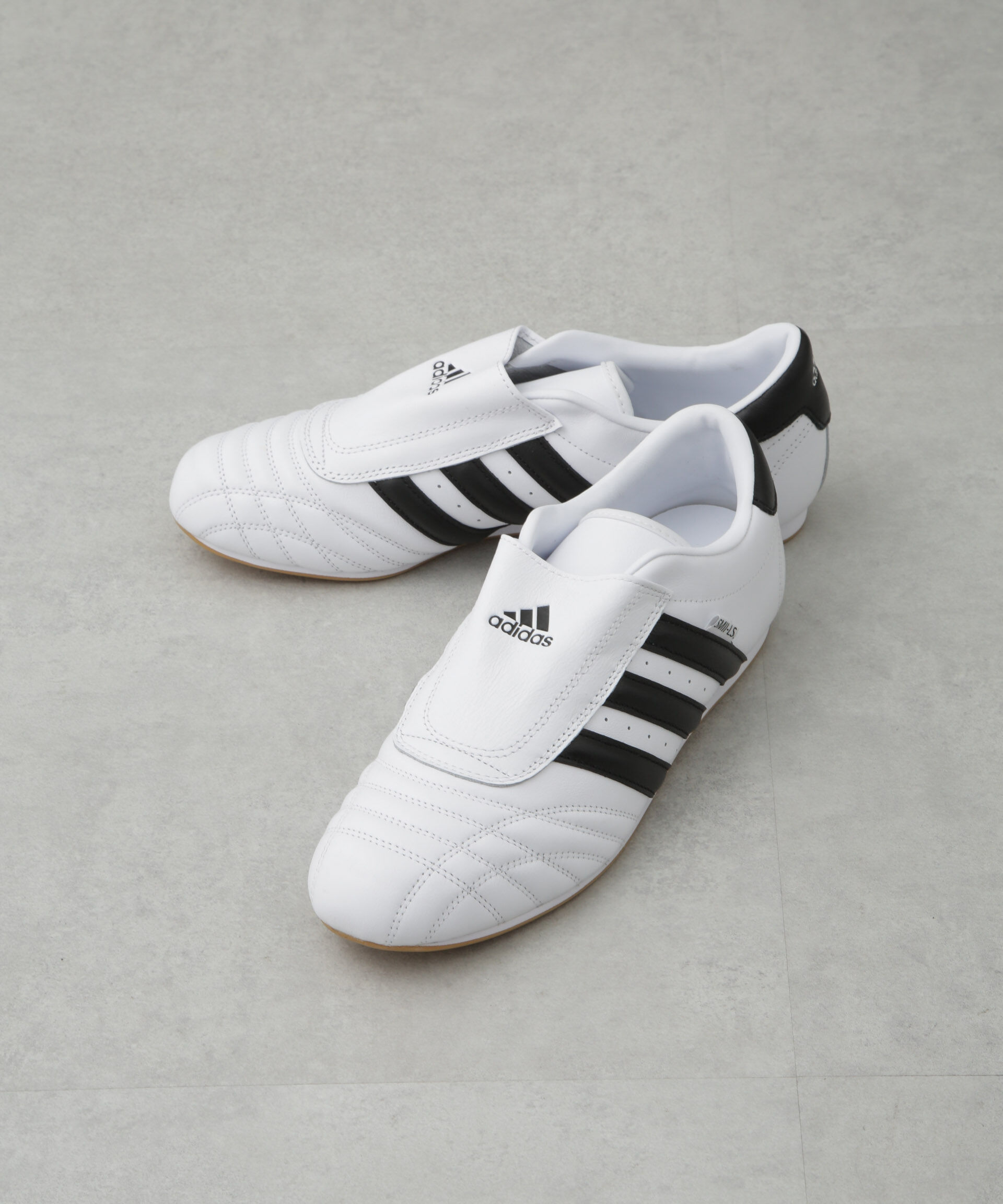 nano･universe「adidas/TAEKWONDO W」|スニーカー|ホワイト