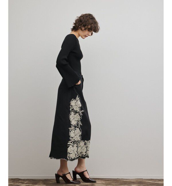 GRACE CONTINENTAL「エンブロイダリータイトスカート」|スカート|