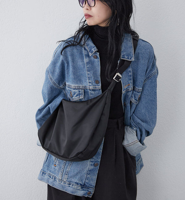  「クラウズナイロンラウンドビッグショルダーバッグ」|ショルダー・メッセンジャー|