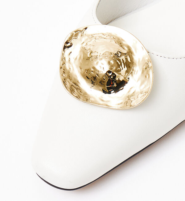 AU BANNISTER「メタルモチーフフラットパンプス」|パンプス|