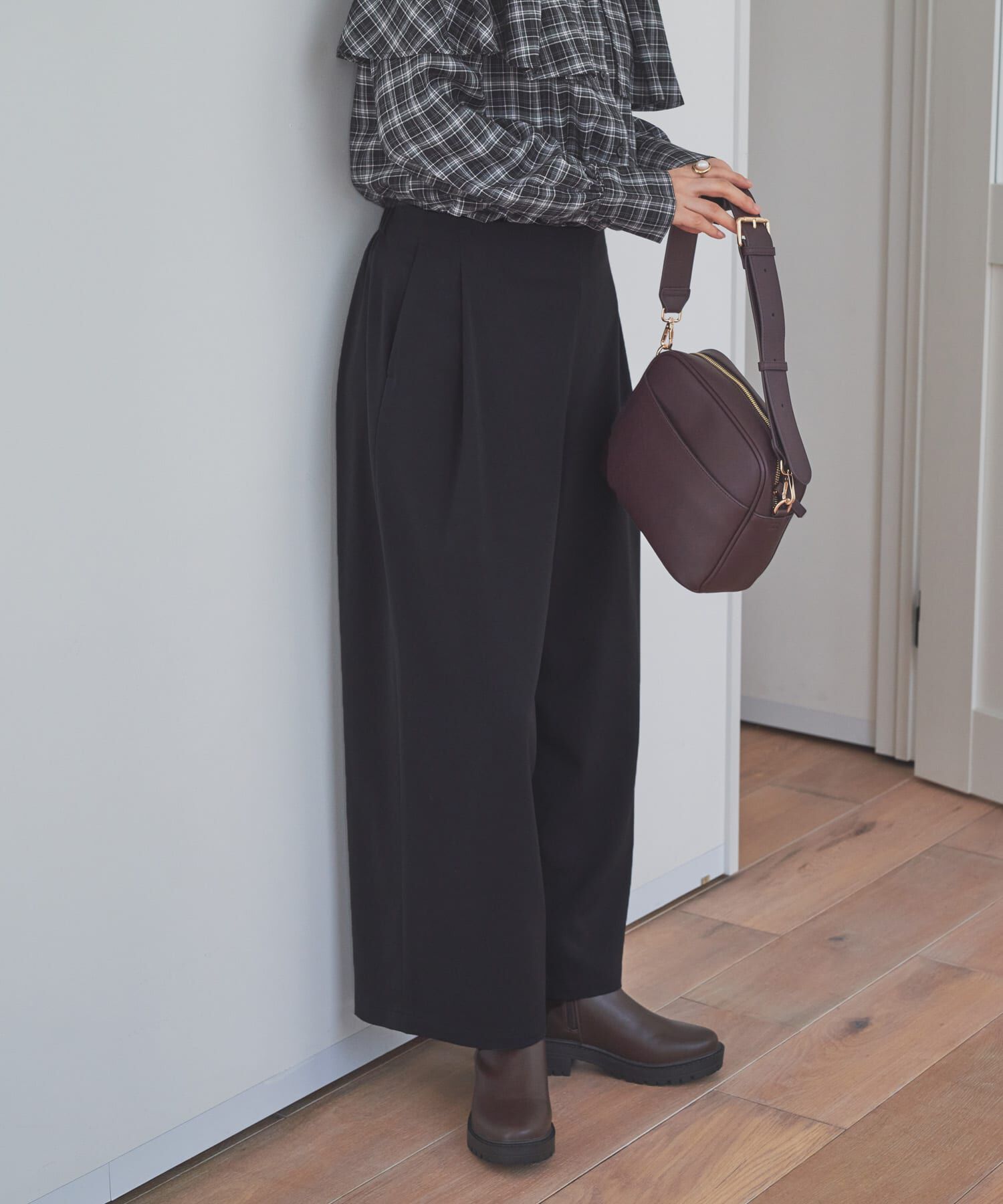 URBAN RESEARCH DOORS「『仁村紗和さん着用』『UR TECH』完声9分丈ワイドパンツ」|その他|