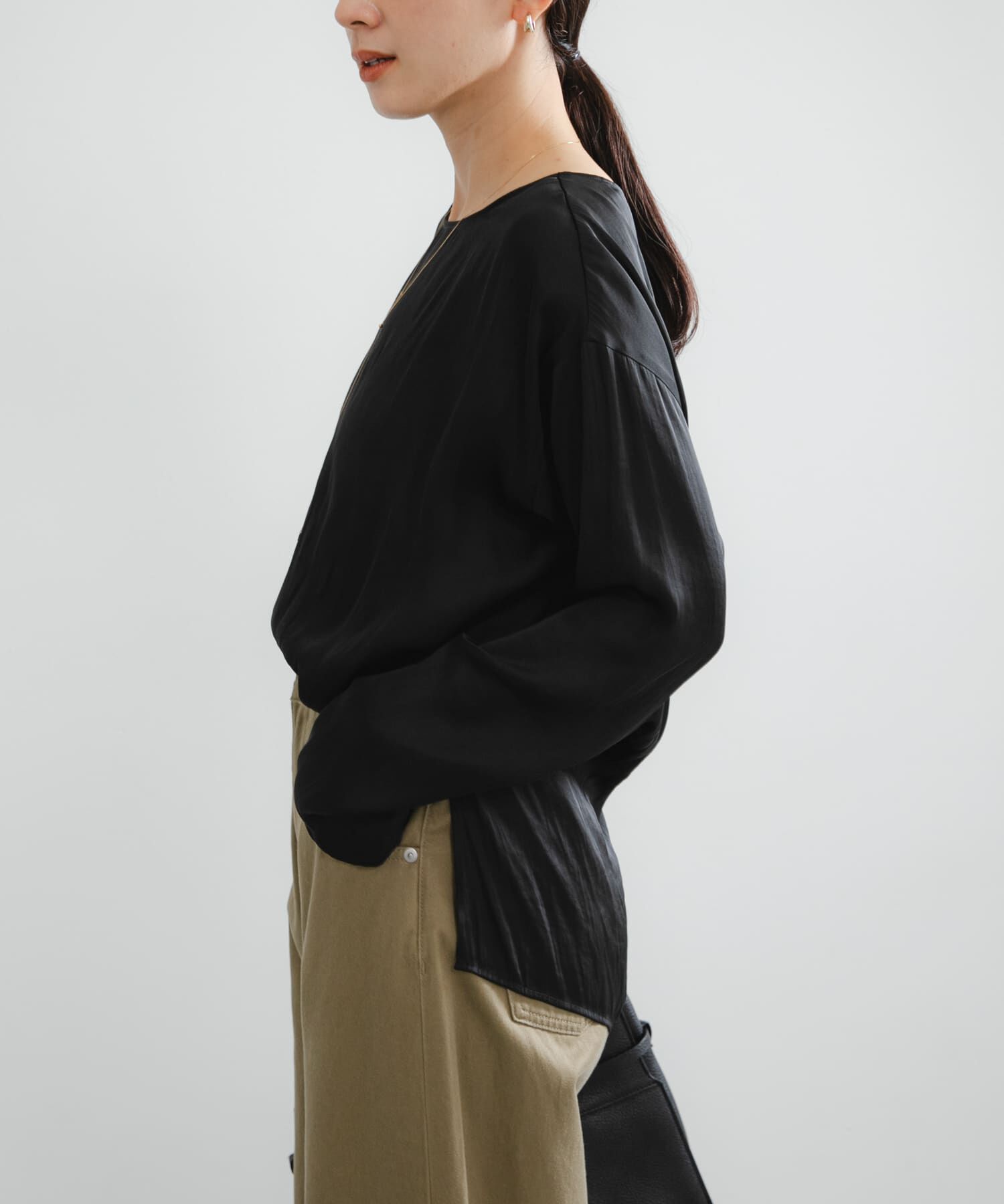 URBAN RESEARCH「ヴィンテージサテンTシャツブラウス」|シャツ・ブラウス|