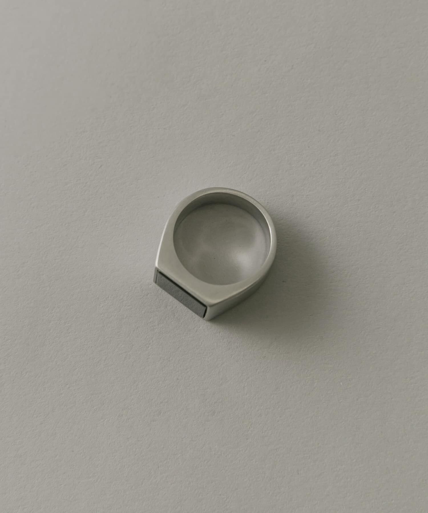 SMELLY「ステンレススクエアシグネットリング」|リング|