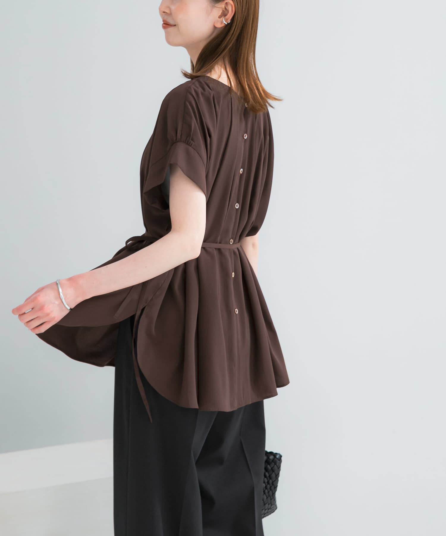 URBAN RESEARCH ROSSO「『一部WEB限定カラー』タックデザインブラウス」|シャツ・ブラウス|