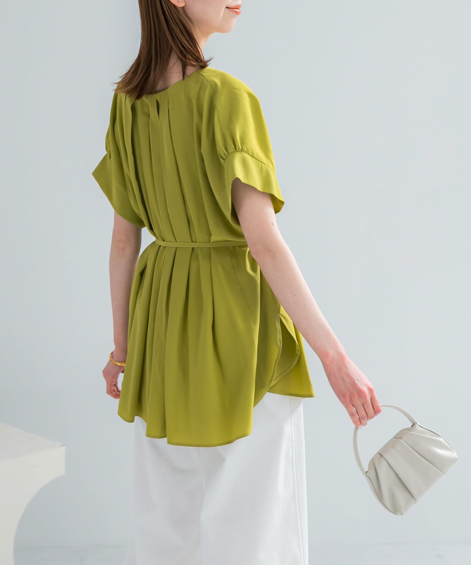 URBAN RESEARCH ROSSO「『一部WEB限定カラー』タックデザインブラウス」|シャツ・ブラウス|