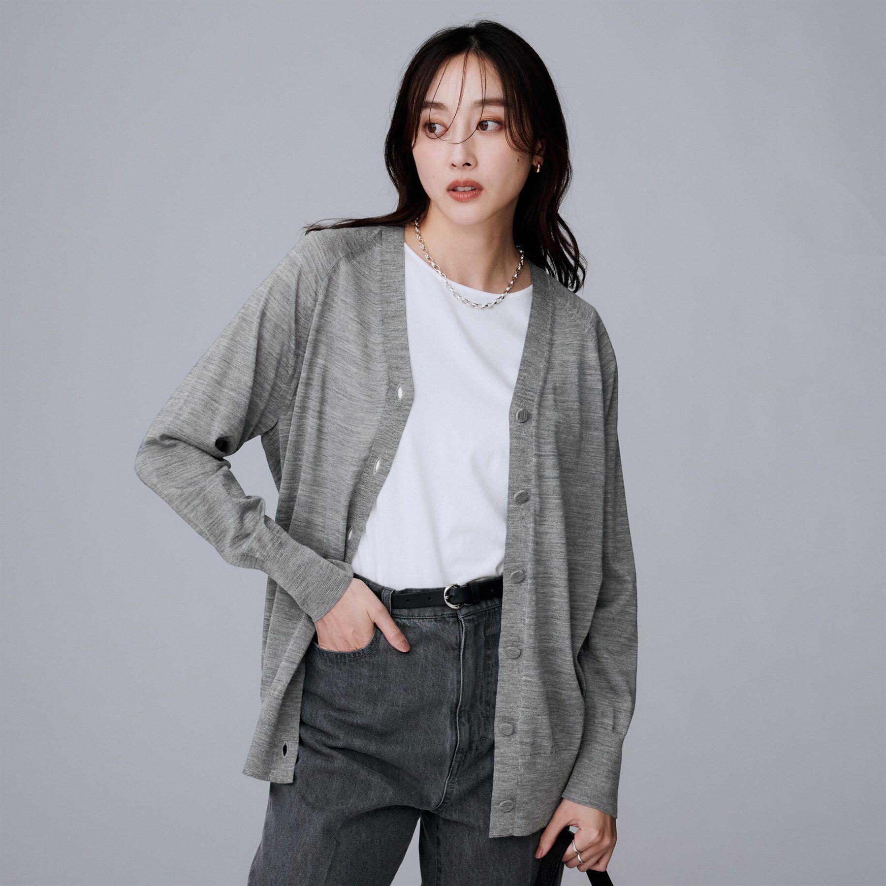 UNTITLED「【アンサンブル可/洗える/Vネック】ウールシルクカーディガン」|カーディガン|