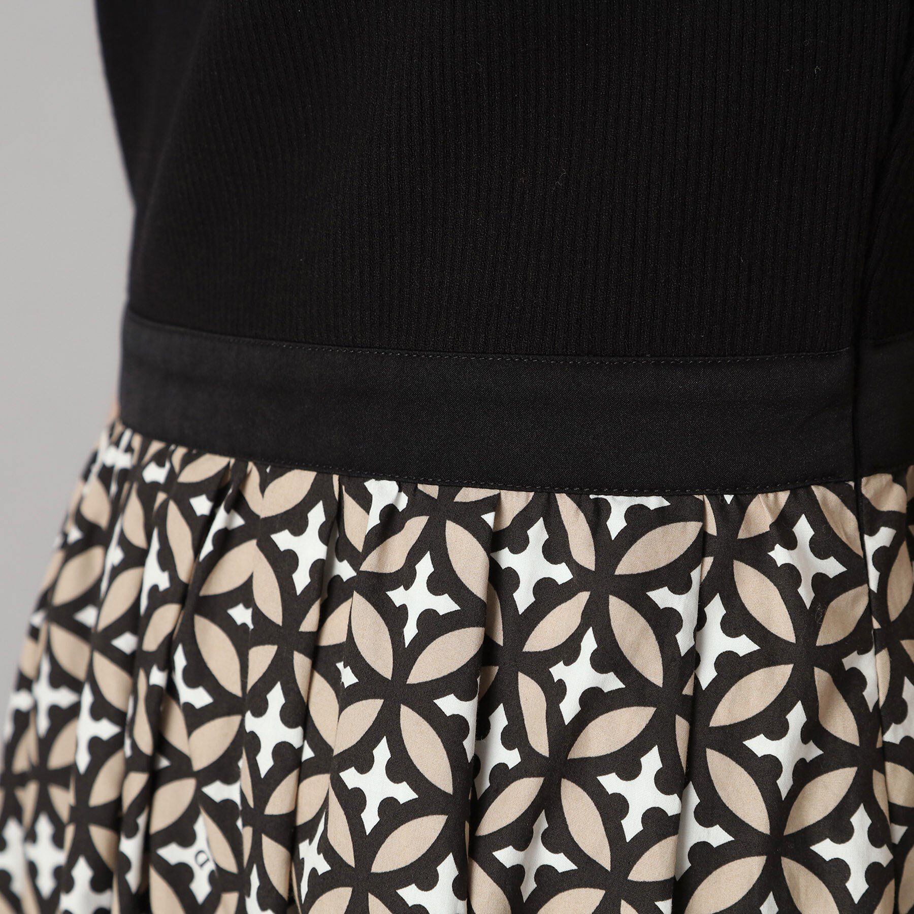 DRESSTERIOR「【洗える】オーバーラップサークルフレンチスリーブワンピ」|ワンピース|