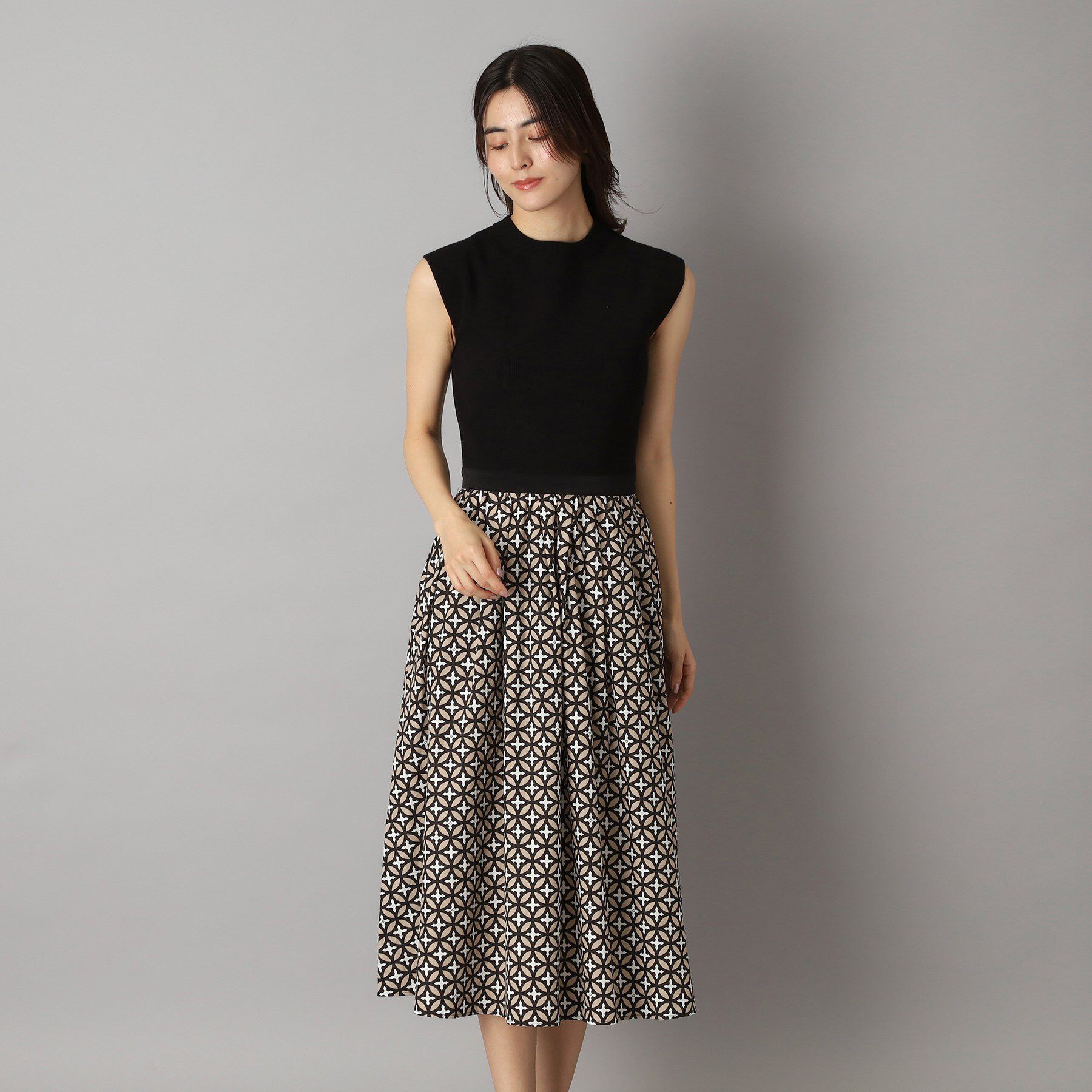 DRESSTERIOR「【洗える】オーバーラップサークルフレンチスリーブワンピ」|ワンピース|