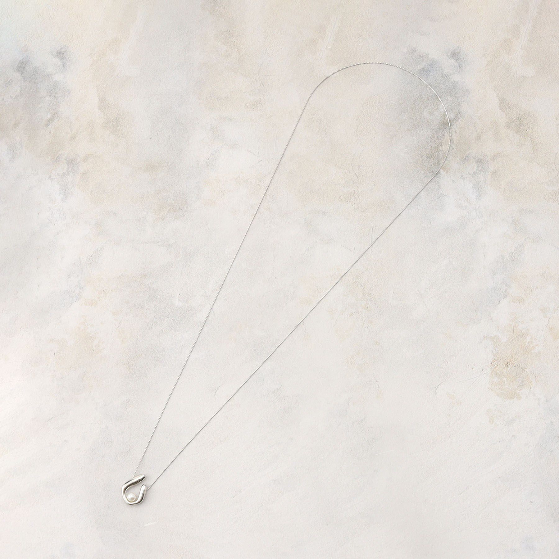 grove「U字メタルパール調スライドネックレス」|ネックレス|