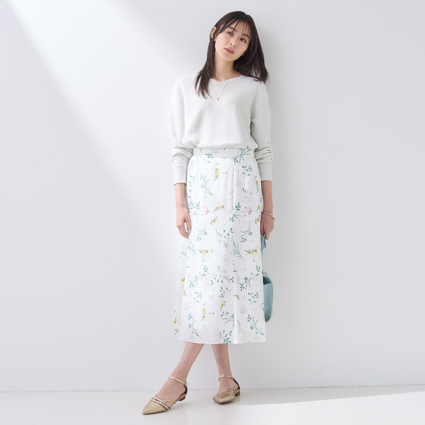 INDIVI「【洗える／軽量】きらめきVネックニット」|ニット・セーター|