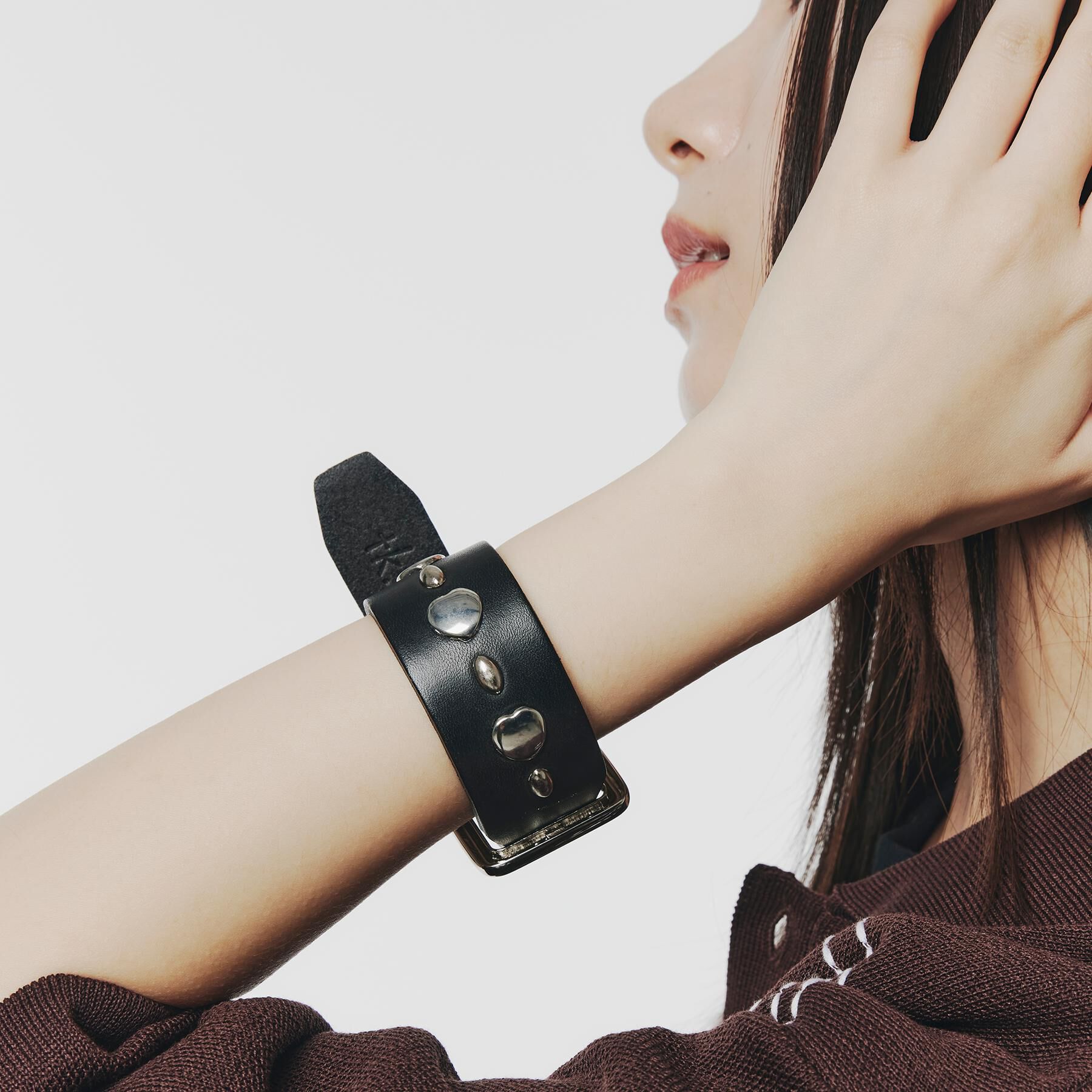 tk.TAKEO KIKUCHI「スタッズベルトバングル」|ブレスレット・バングル|