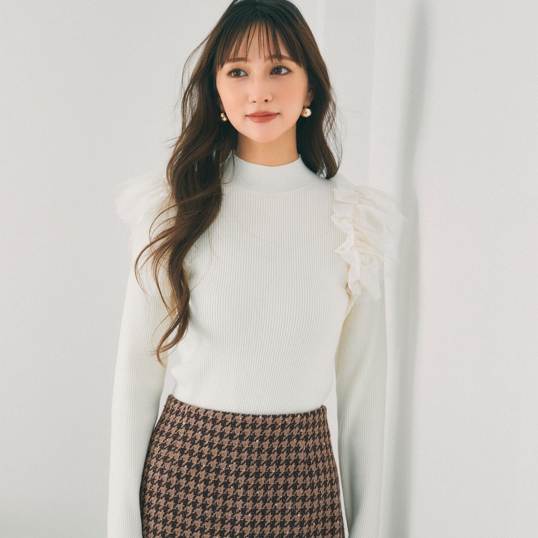 index「ショルダーチュールフリルハイネックニット【洗濯機OK/抗ピル】」|ニット・セーター|