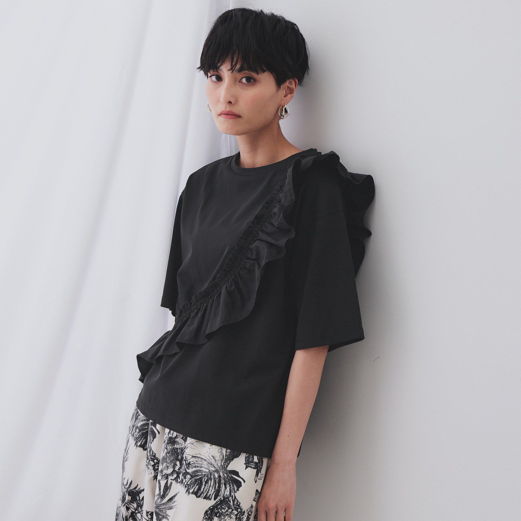 OPAQUE.CLIP「フリルドッキングカットソー【洗濯機洗い可】」|Tシャツ・カットソー|ブラック(019)