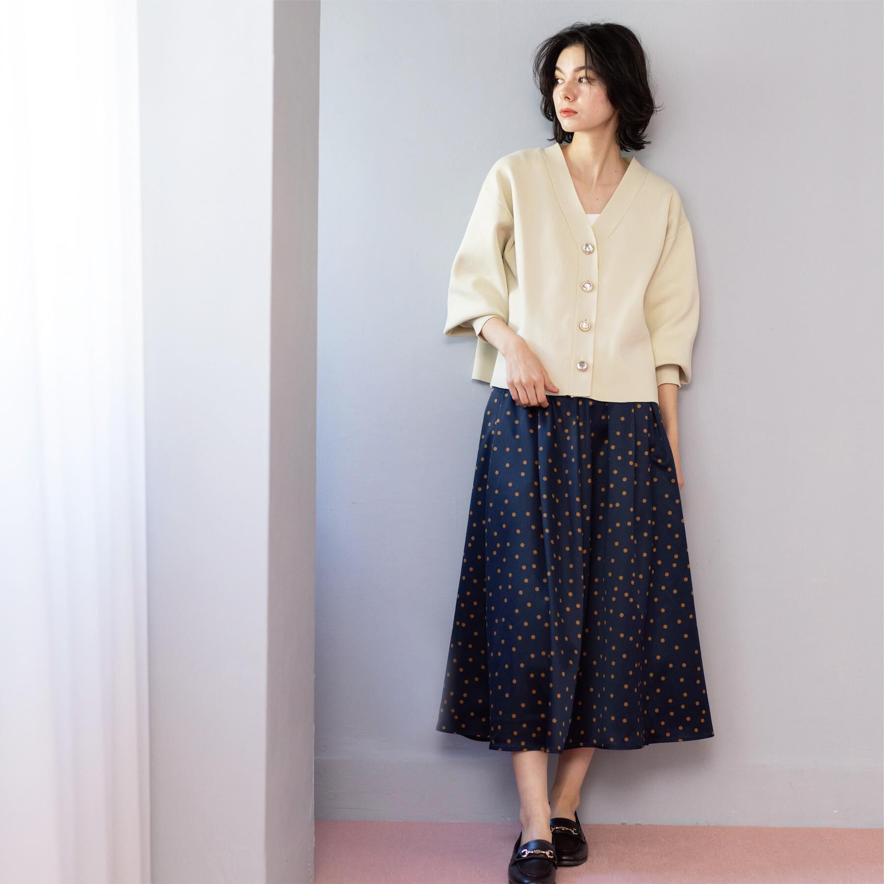 OPAQUE.CLIP「ゴールドビックボタンVネックニットカーディガン【洗濯機OK】」|カーディガン|