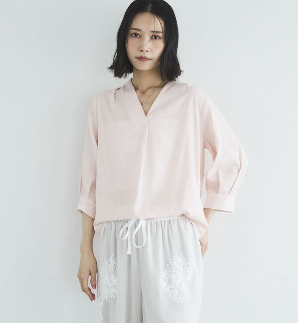 Doux archives「ウォッシャブルリネンライクⅤ開きタックブラウス」|シャツ・ブラウス|