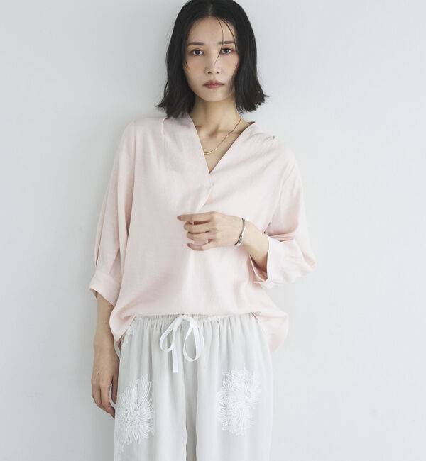 Doux archives「ウォッシャブルリネンライクⅤ開きタックブラウス」|シャツ・ブラウス|