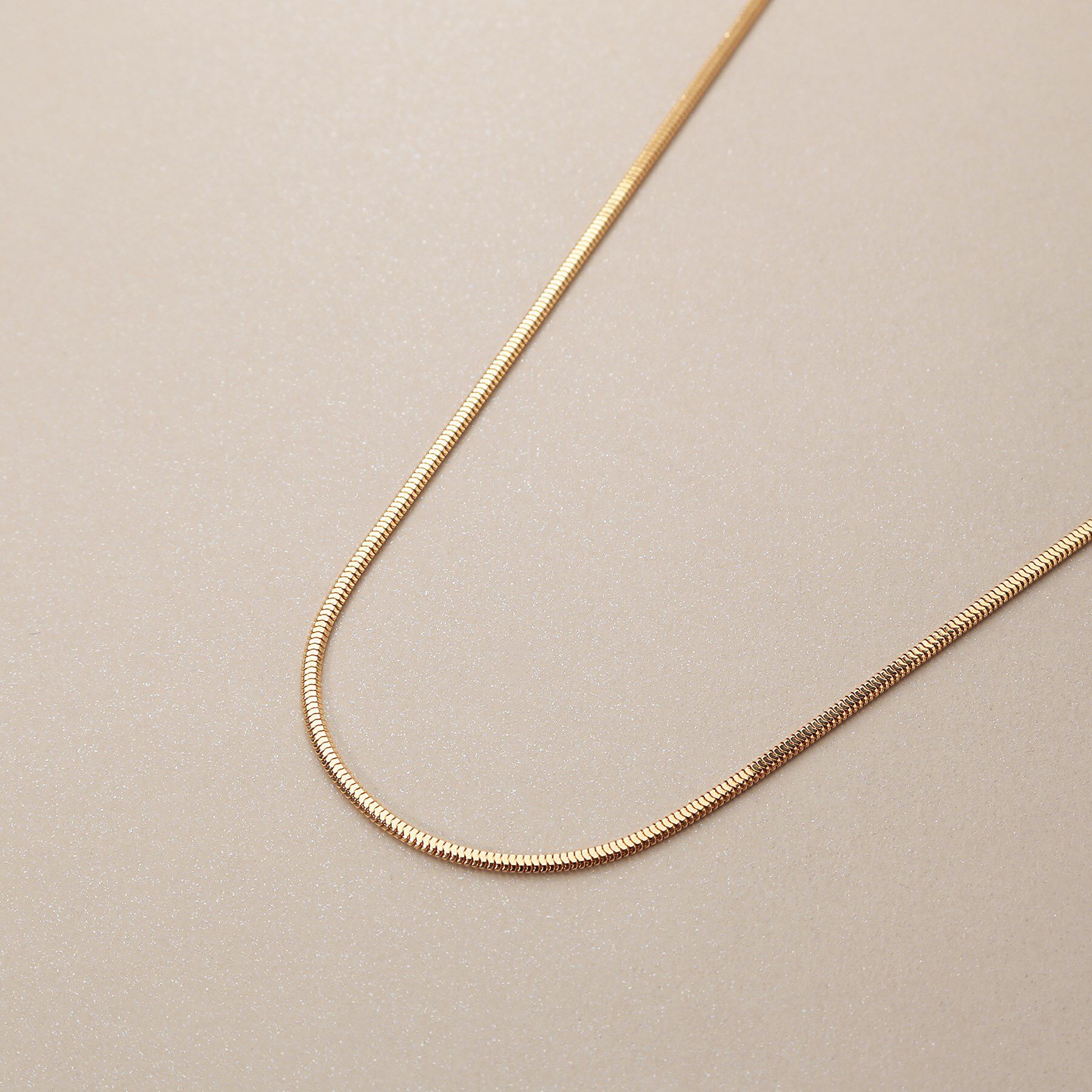 COCOSHNIK「K18オーバルスネーク ネックレスS」|ネックレス|