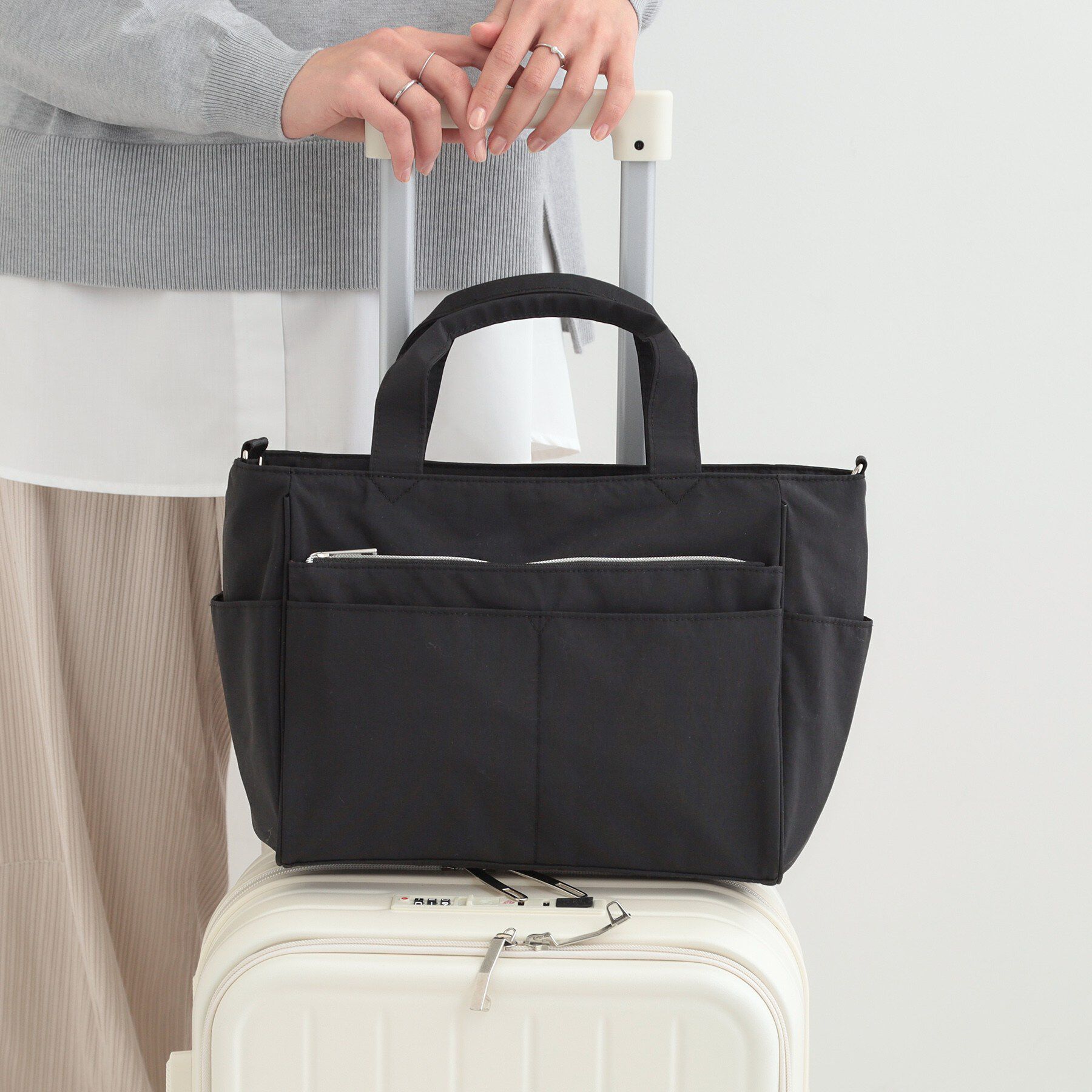 SHOO･LA･RUE「【撥水】12ポケットキャリーオントートバッグ」|トートバッグ|