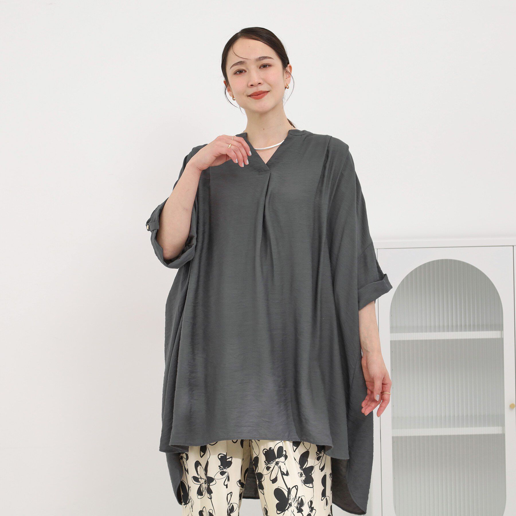 SHOO･LA･RUE「【ひんやり/洗濯機可/体型カバー/S-LL】動くたび揺れる落ち感が魅力 スキッパーチュニックワンピー」|チュニック|