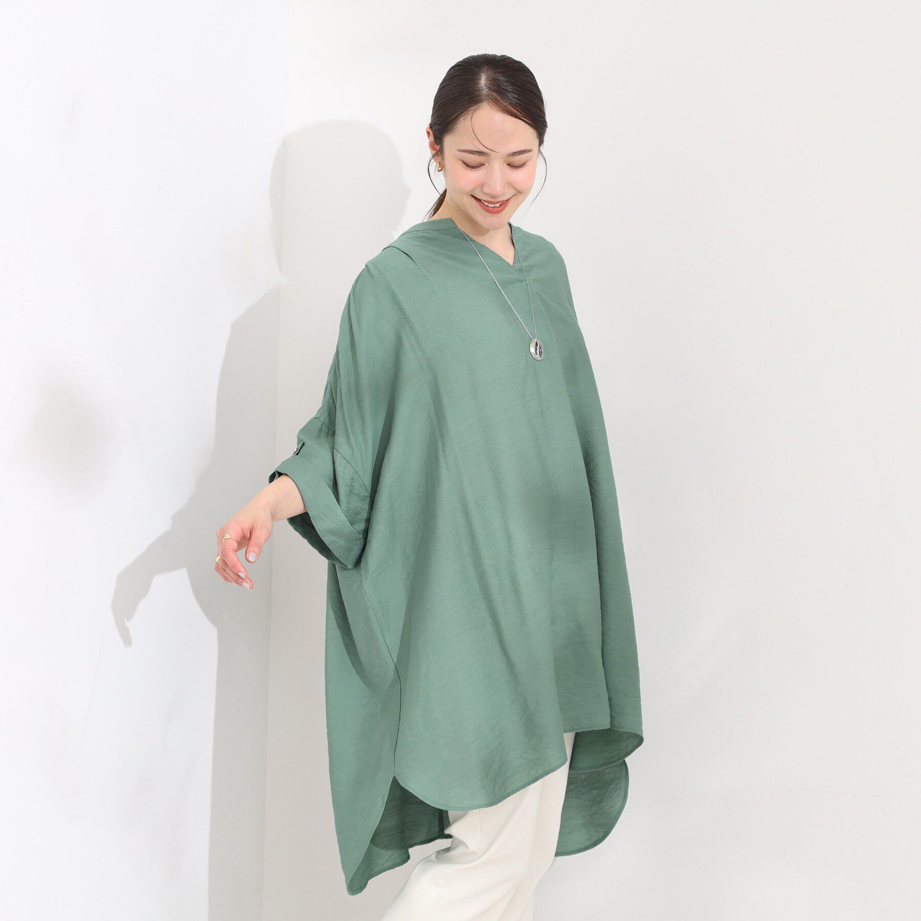 SHOO･LA･RUE「【ひんやり/洗濯機可/体型カバー/S-LL】動くたび揺れる落ち感が魅力 スキッパーチュニックワンピー」|チュニック|