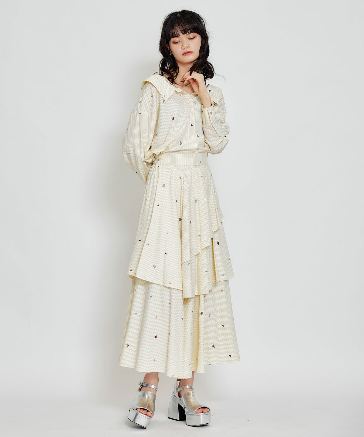 REDYAZEL「REDYAZELアルファベットロゴ刺繍ティアードロングスカート」|フレア|