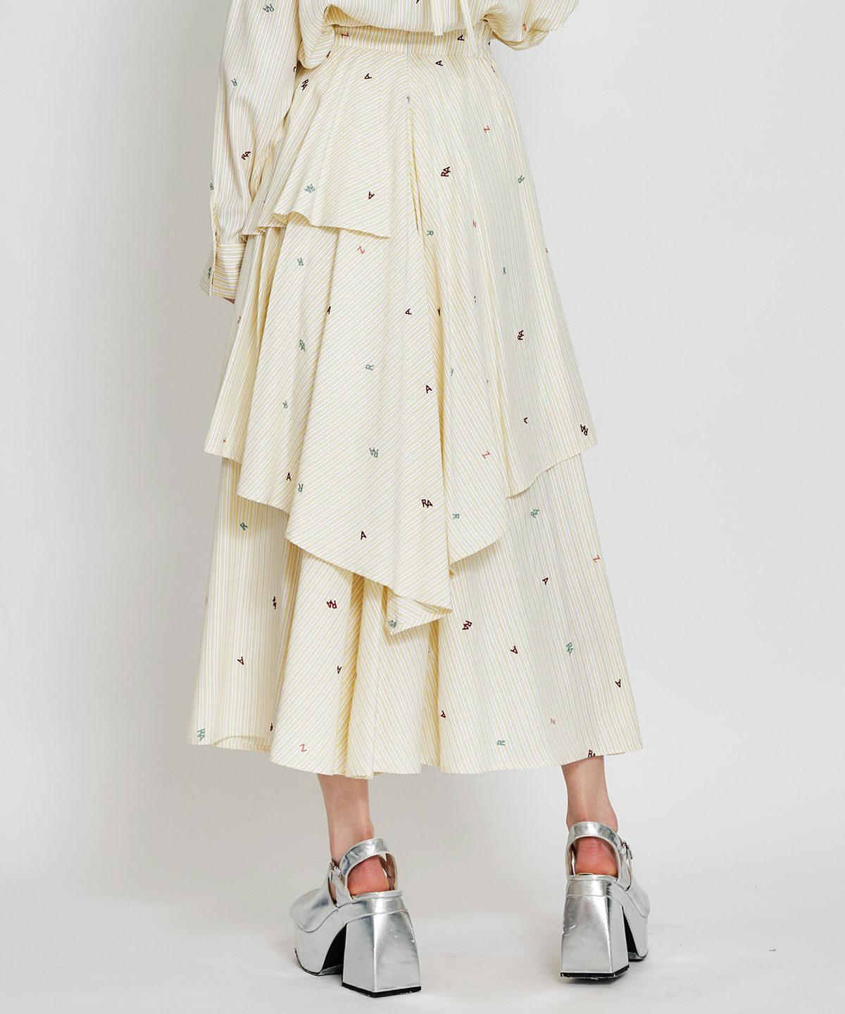 REDYAZEL「REDYAZELアルファベットロゴ刺繍ティアードロングスカート」|フレア|