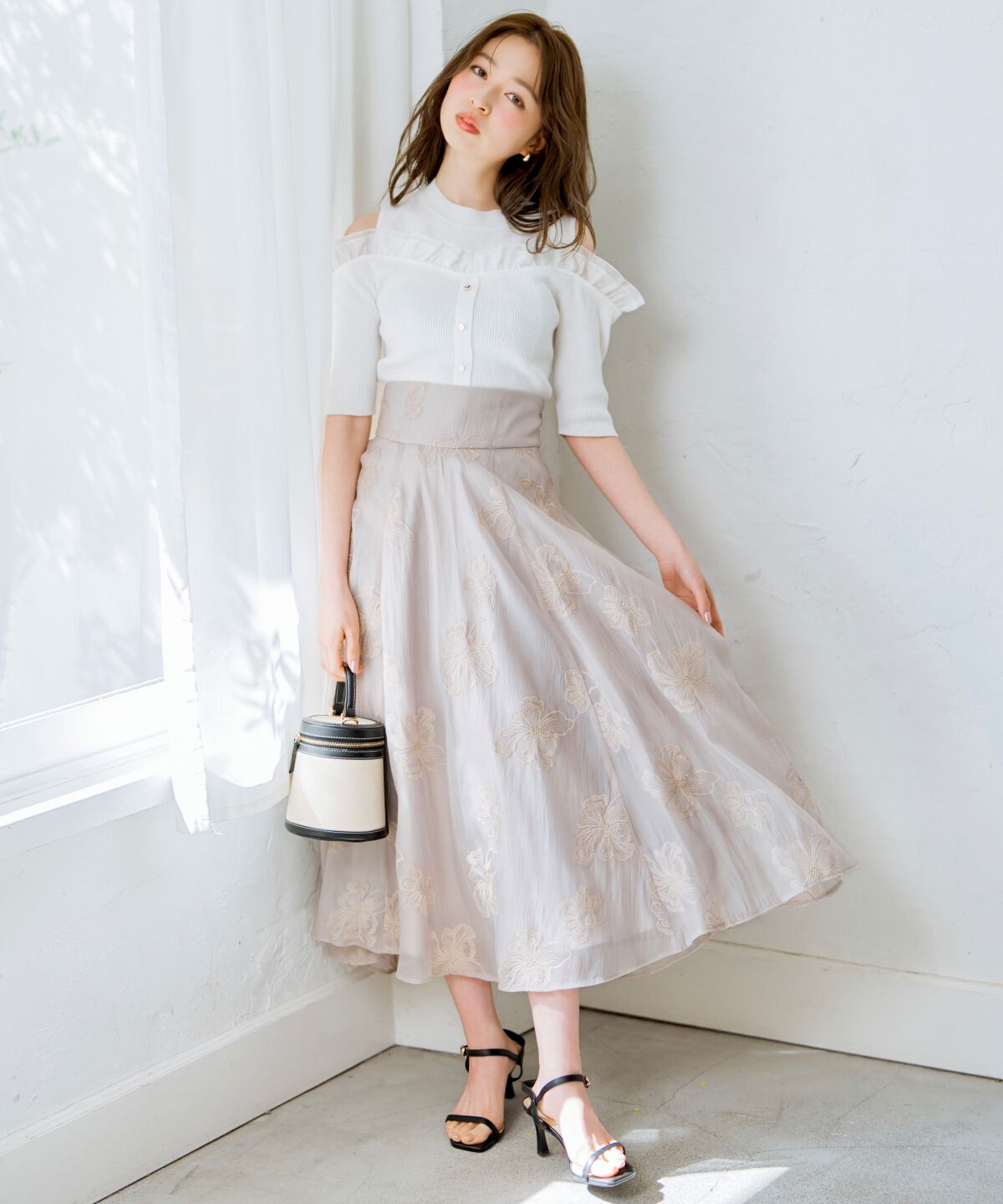 WILLSELECTION「フラワー刺繍シアースカート」|フレア|ベージュ