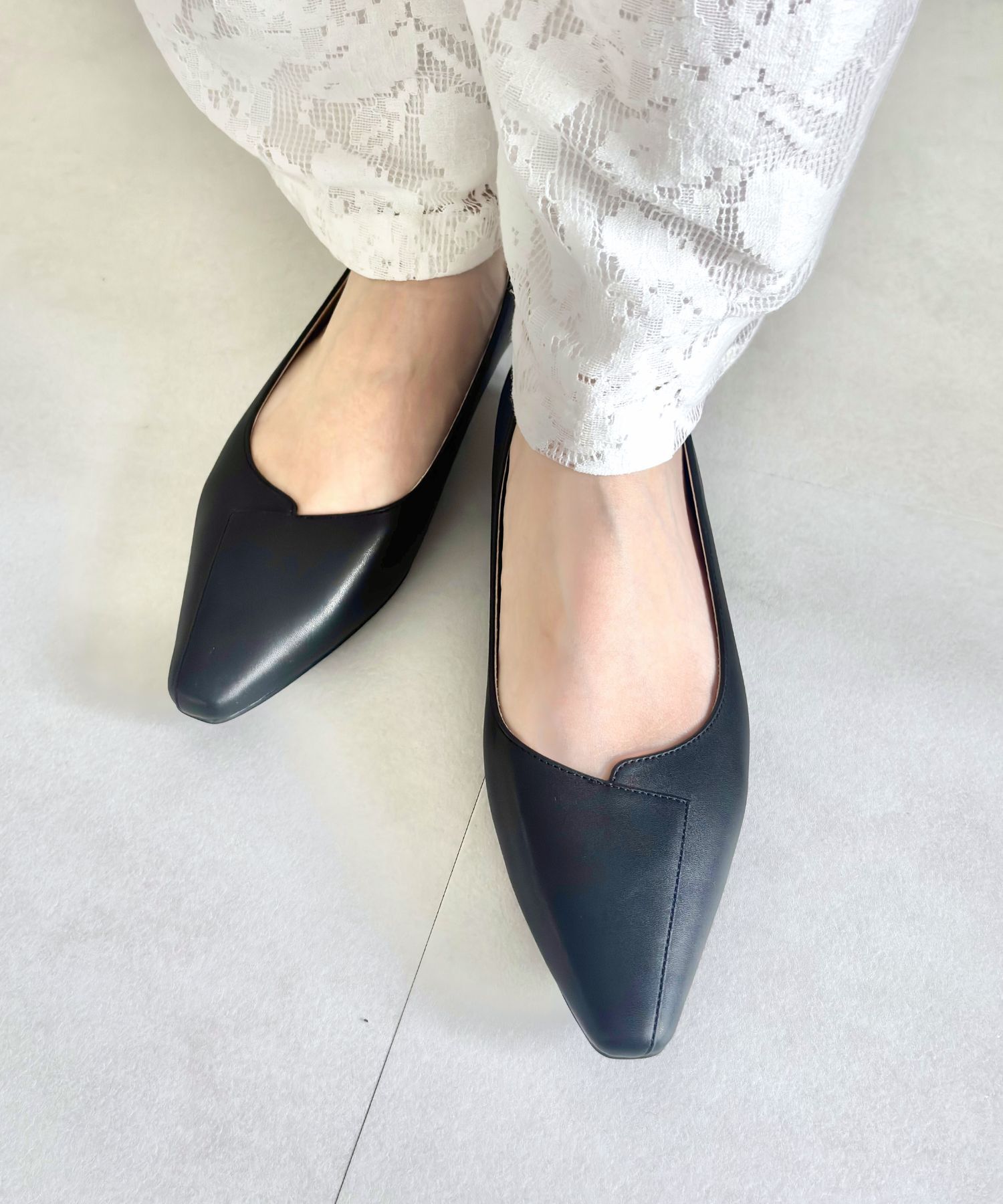 ORiental TRaffic「アシンメトリーデザイン フラット パンプス /55102 通勤靴 すっきりシルエット」|パンプス|