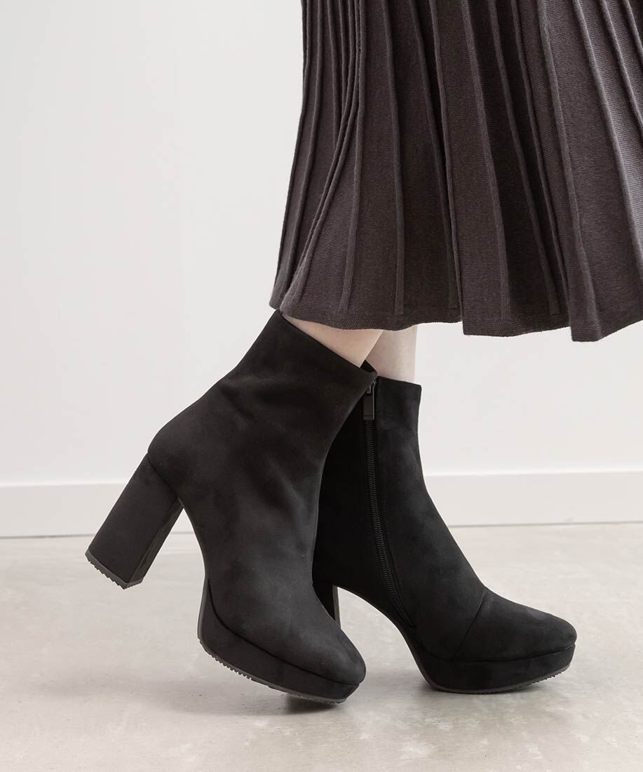  「晴雨兼用 チャンキーヒールベーシックショートブーツ」|ショートブーツ|ブラックスエード