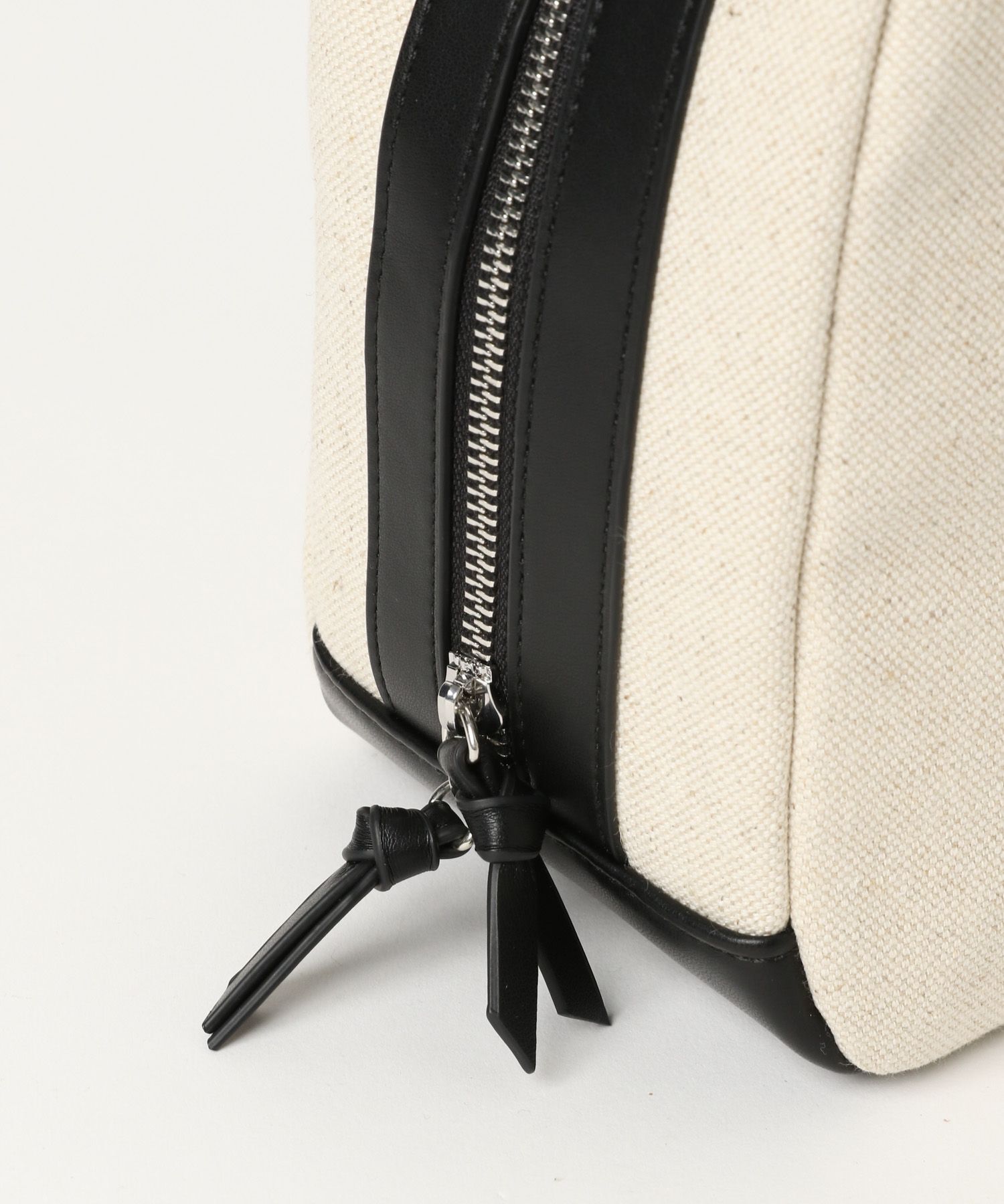 A part by 「バイカラーキャンバスボストン」|ボストンバッグ|