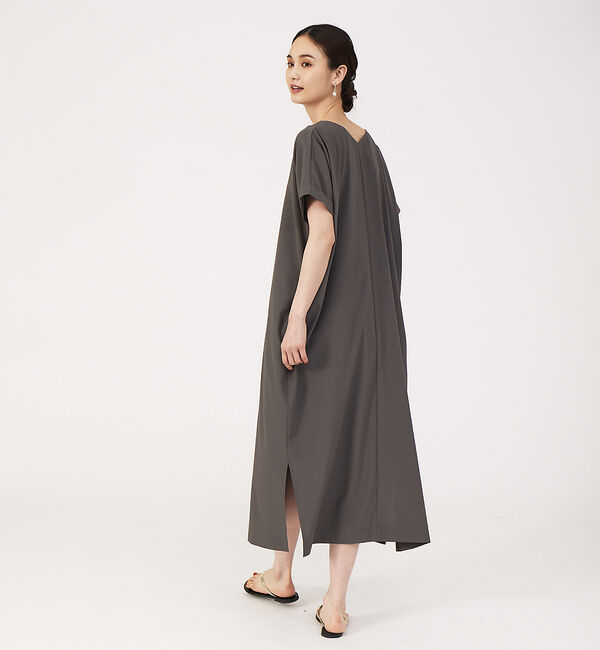 qualite「【WEB・一部店舗限定】Vネックワンピース」|ワンピース|