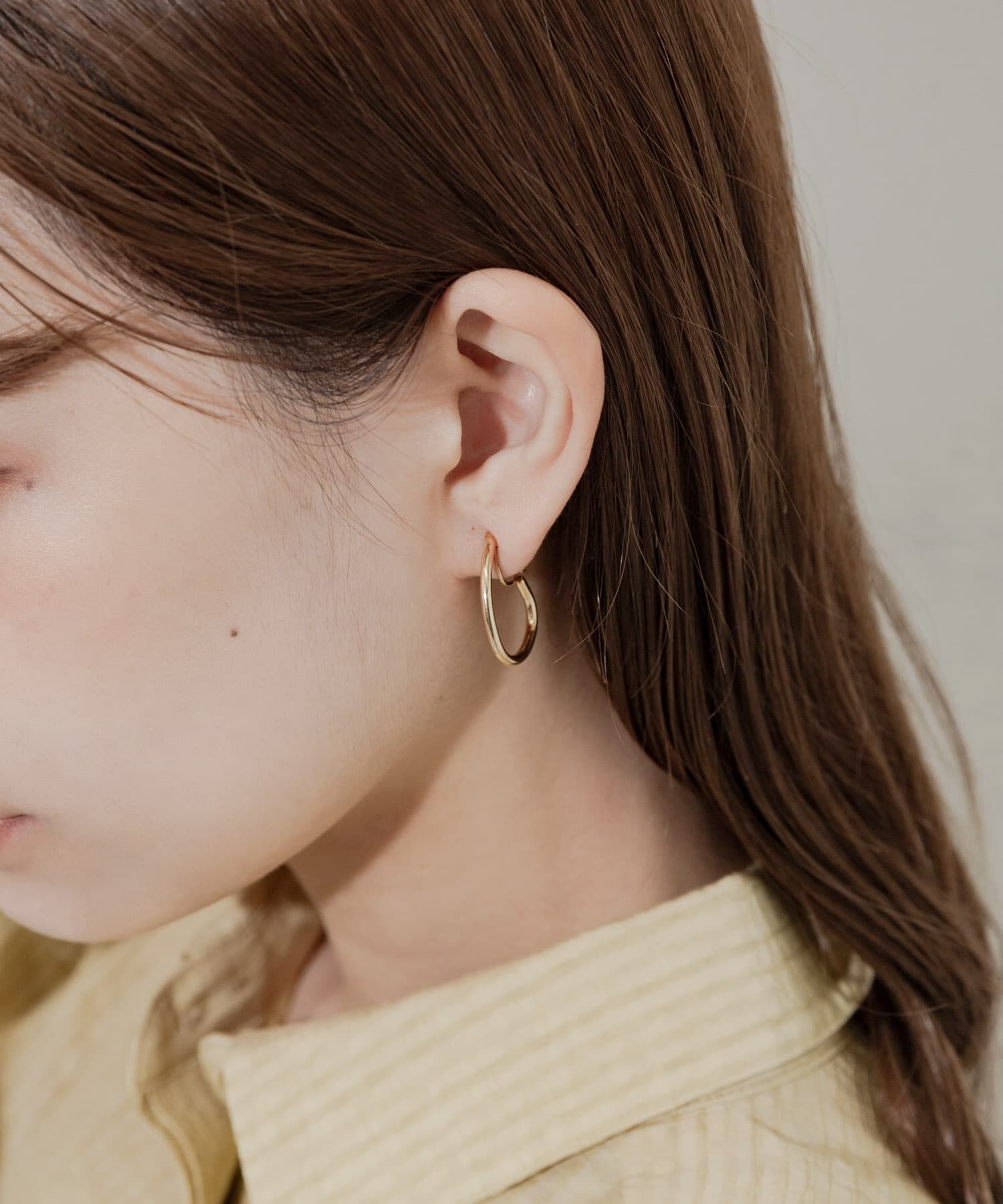 SMELLY「トライアングルニュアンスフープイヤリング」|イヤリング|